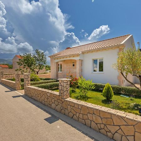 Apartment Holiday Home Doma, Cilipi Near Dubrovnik Chambre photo