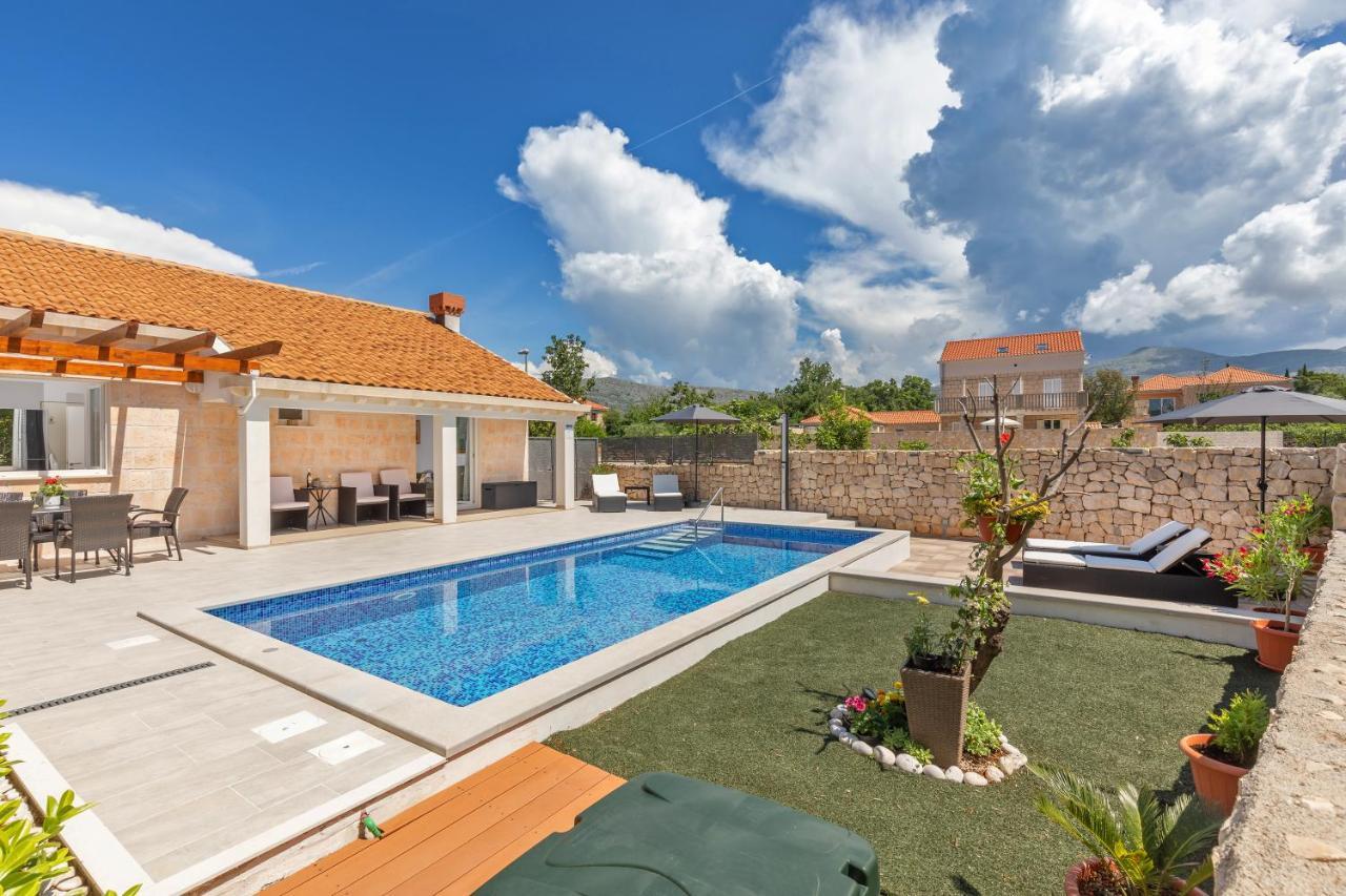 Apartment Holiday Home Doma, Cilipi Near Dubrovnik Extérieur photo
