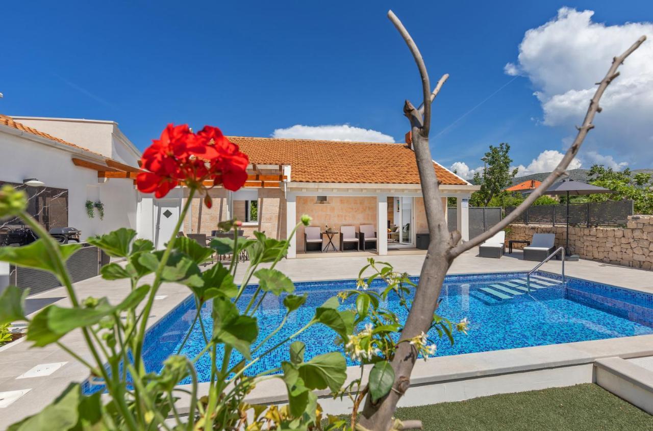 Apartment Holiday Home Doma, Cilipi Near Dubrovnik Extérieur photo