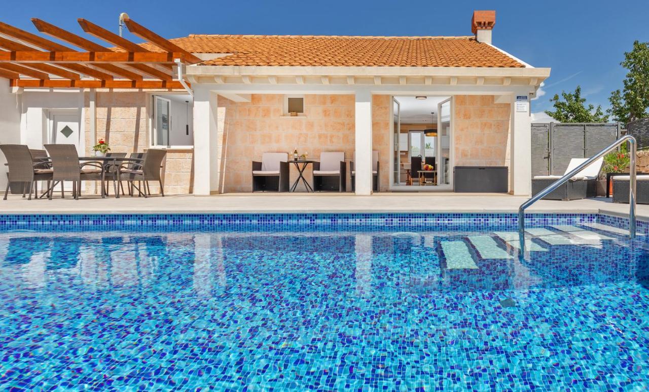 Apartment Holiday Home Doma, Cilipi Near Dubrovnik Extérieur photo